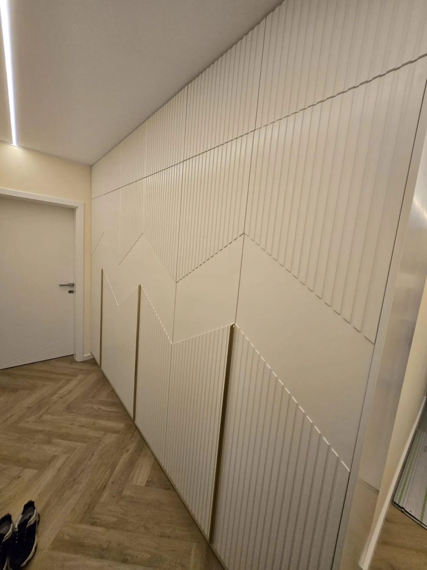Dressing sur mesure, façades cannelées
